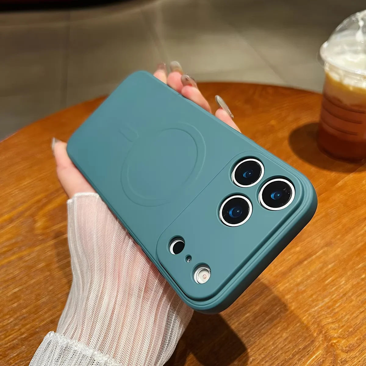 Licoers iPhone 17 Air Magnetic Liquid Silicone Case
