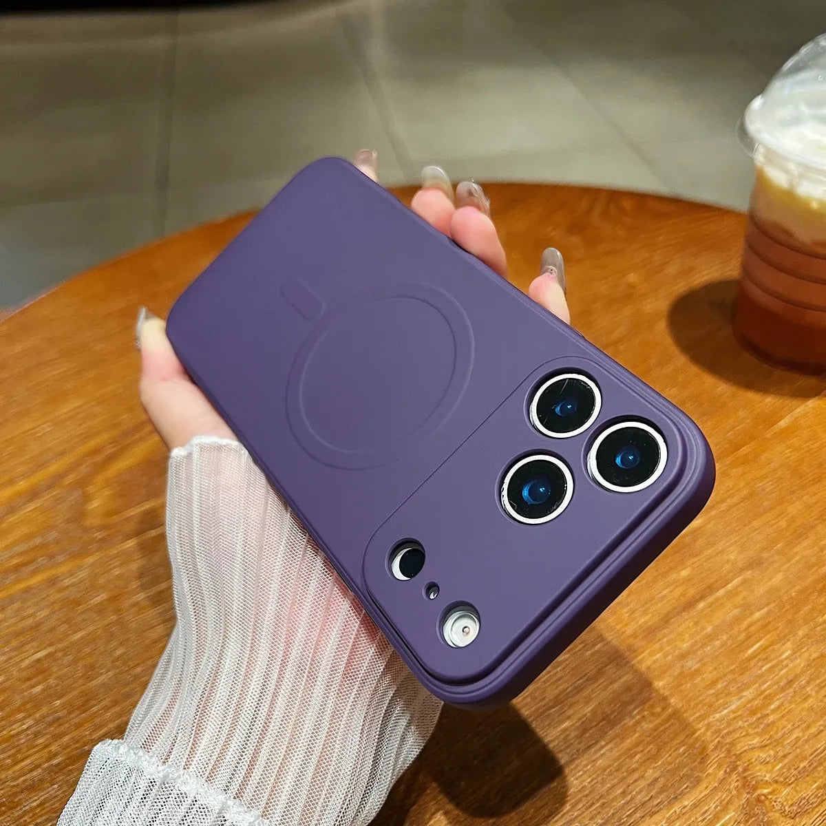 Licoers iPhone 17 Air Magnetic Liquid Silicone Case