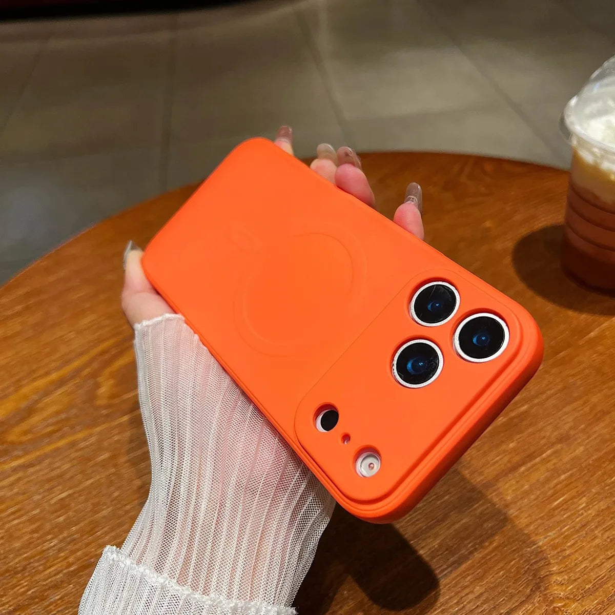Licoers iPhone 17 Air Magnetic Liquid Silicone Case