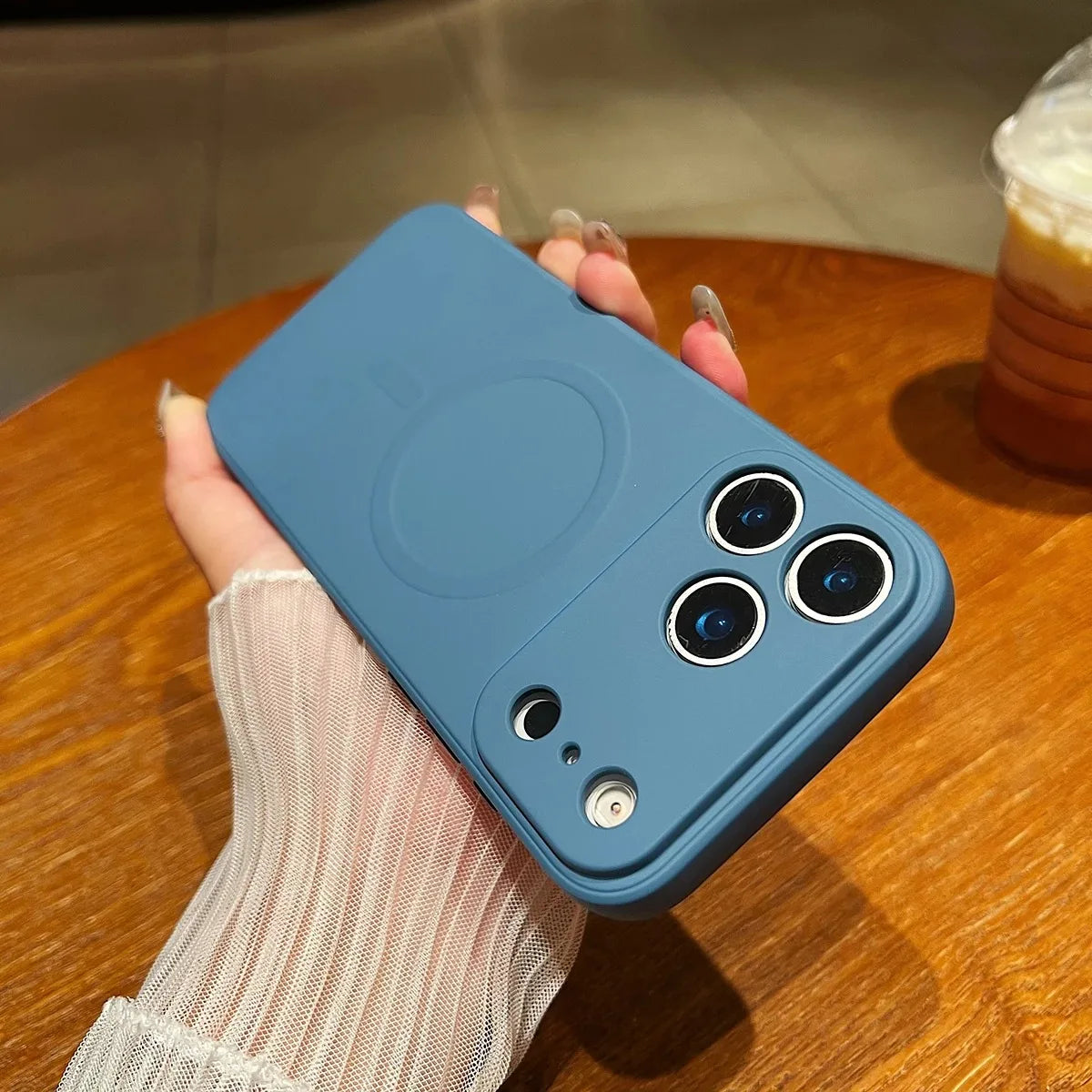 Licoers iPhone 17 Air Magnetic Liquid Silicone Case