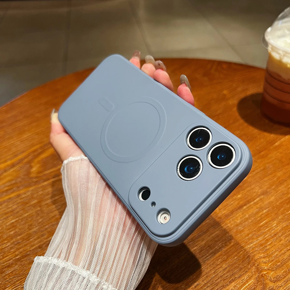 Licoers iPhone 17 Air Magnetic Liquid Silicone Case